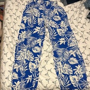 Source Unknown Blue and White Leaf Print Pants